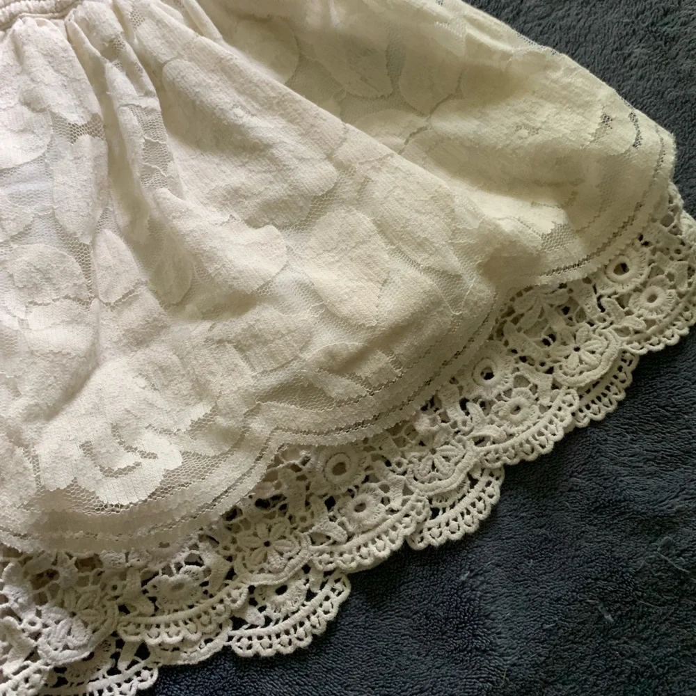 Beautiful Abercrombie & Fitch Lacey Skirt - Picture 2 of 4